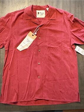 Vintage Men's Short-Sleeve Button-Down Shirt in Red